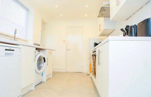 Contractor stays - Neville Crescent Sunderland - Foto 24