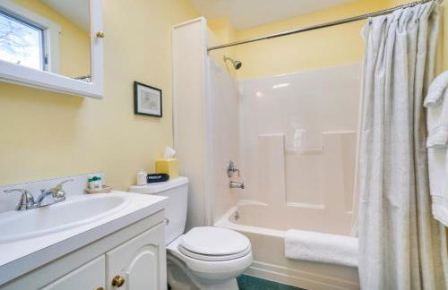 The Porch House Located in Historic Village - Foto 23