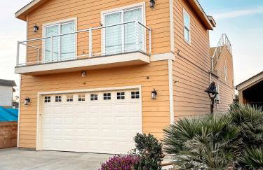 2 min walk to beach! Large Home! Rooftop Deck! - Foto 2