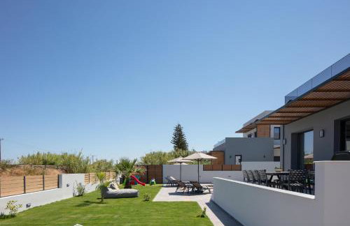 Sunnyside Villas, Just Steps to the Beach & Restaurants, By ThinkVilla - Photo 30