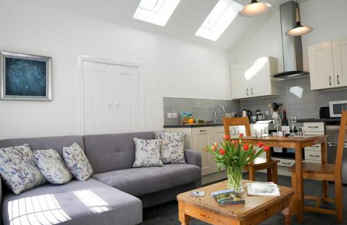 The Annex, Tregoddick Barn - Photo 1