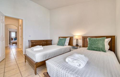 Private Pool Getaway Near Theme Parks - Foto 36