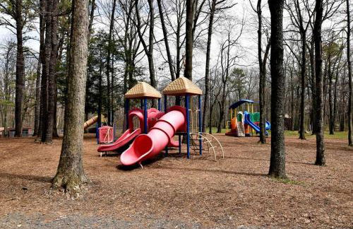 Ski-In Ski-Out Camelback Village Townhouse - 100 YDS From The Mountain - Foto 31