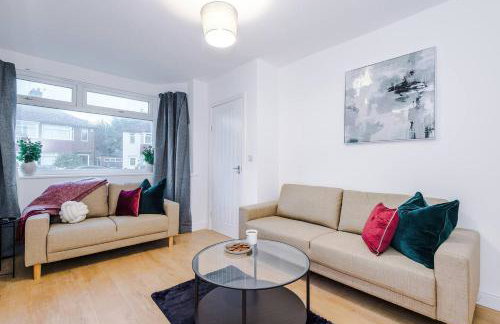 Comfy 3-BR Wirral Home | Free Parking & Wi-Fi - Foto 73