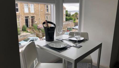 Newly Renovated Modern Studio Apartment - Foto 1