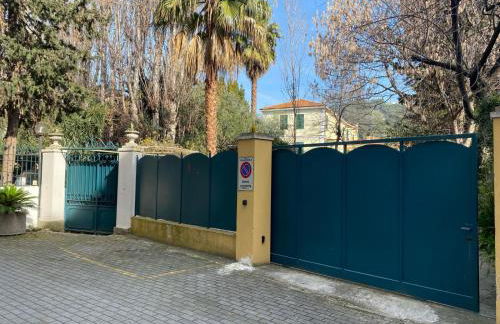 Villa Angelina Holiday Homes I Casa UG I A pochi chilometri da Sanremo e il suo Festival I Giardino I Parcheggio privato - Photo 15