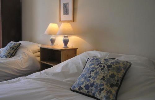 The Back Wing - Pen y Graig Farmhouse, Church Bay, sea views near beach No Pets - Foto 10