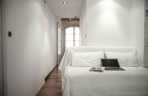 Barcelona Beach Apartments - Photo 19