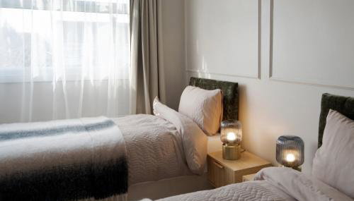 4BR Home and Parking with CCTV Contractors & Family - Foto 5