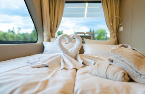 Lieblingsplatz Parey - schwimmendes Hausboot - Foto 3