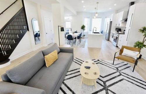 Pristine Petworth Family Home w Street Parking - Foto 4