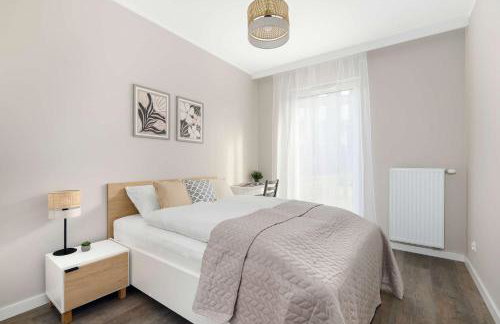 Prestigious Apartment with Terrace and Parking Close to the Airport Poznań by Renters Prestige - Foto 1