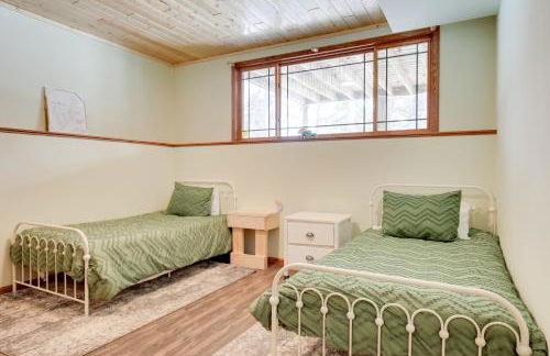 5 Mi to Sno-Eagles Trails Lakefront Getaway! - Photo 18