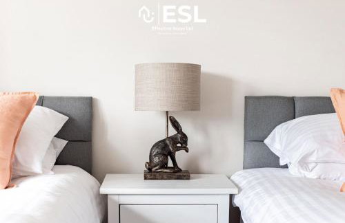 Large Modern 4 Bedroom House in Uttoxeter, Near Alton Towers, Great for Families - Foto 25