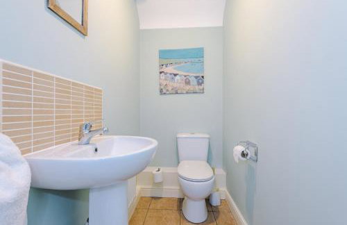 Relaxing 3 Bedroom Chester Home with garden - Photo 51