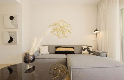 Luxurious frontline golf apartment in Elviria - Photo 27