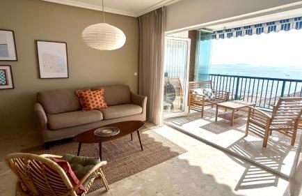 New ! beachfront apartment, swimming pool and sports facilities - Photo 1