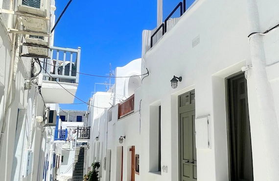 aniko suites White Alley - Photo 1