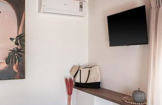 Lavender Suite with Sea View - Beach at your Doorstep - Photo 16