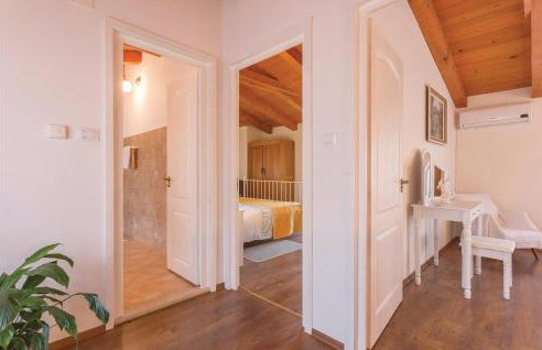 Three-Bedroom Holiday Home In Regulici - Photo 26