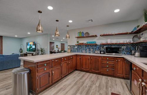 Buddha Mansion Luxury Resort - 8BR Modern, HotTub, Huge pool, Sauna, BBQ grill, Game Room - Foto 46