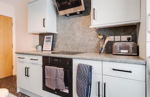 Brimmond Homes - nr to Univ, Hospitals, o2 Apollo, PLAB & 7 mins to City Centre - Stylish, Modern & Secure 2 Bed, 2 Bath Apt with Allocated Free Parking - Foto 25