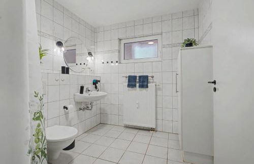 Neu Renoviert - 4 Schlafplätze, Zentral, Terrasse - Photo 18