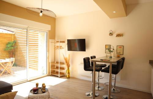 Le Moment Bien-Être - jacuzzi privatif, terrasse et parking privé gratuit au centre de Saint-Omer - Foto 8