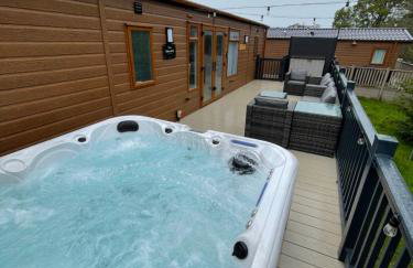 Boggy Creek - lodge with hot tub - Photo 40