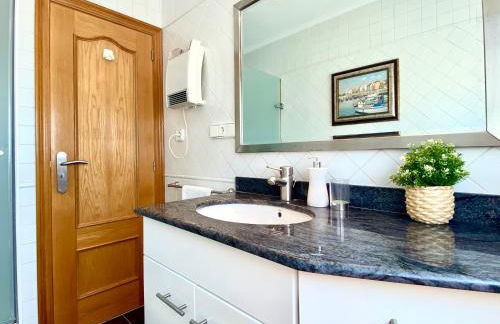 Casa cómoda delante de la playa con vista al mar - Photo 22