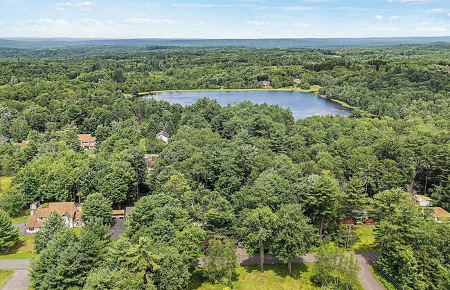 Birchwood by Avantstay Game Room + Lake Access - Photo 49