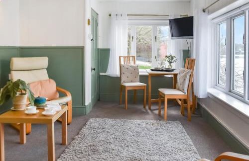 Riverside Retreat - Photo 8