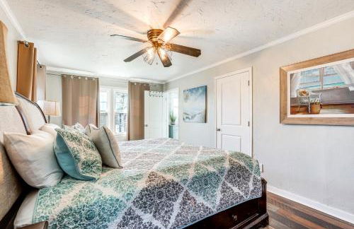 Galveston Group Getaway with Private Yard and Fire Pit - Foto 12