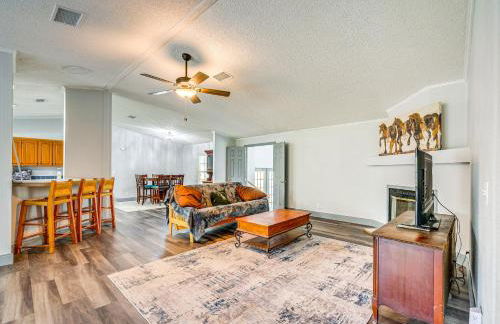 Charming Farmhouse in Morriston with Fenced Yard - Foto 1