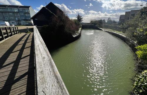 North Quay - Pet friendly Luxury Townhouse overlooking Bembridge Harbour - Photo 19