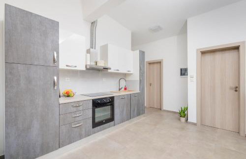 Pinia Apartment Split - Photo 7