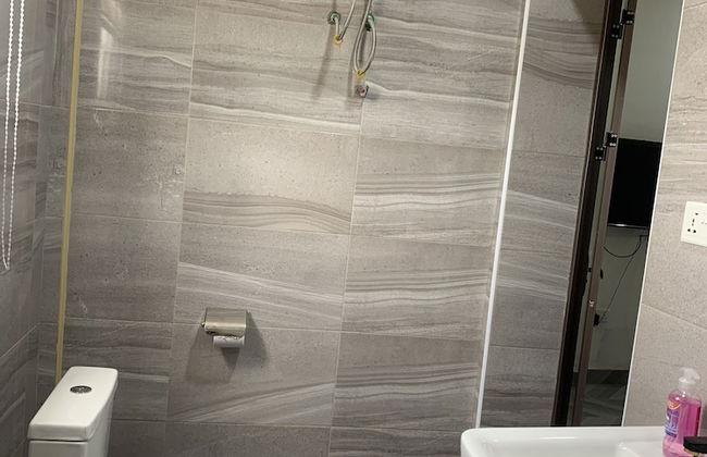 Central Reservations Apartment - Photo 26