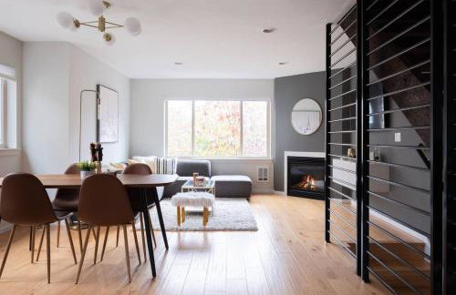 Stylish Urban Loft wFloating Stairs&Fireplace - Foto 8