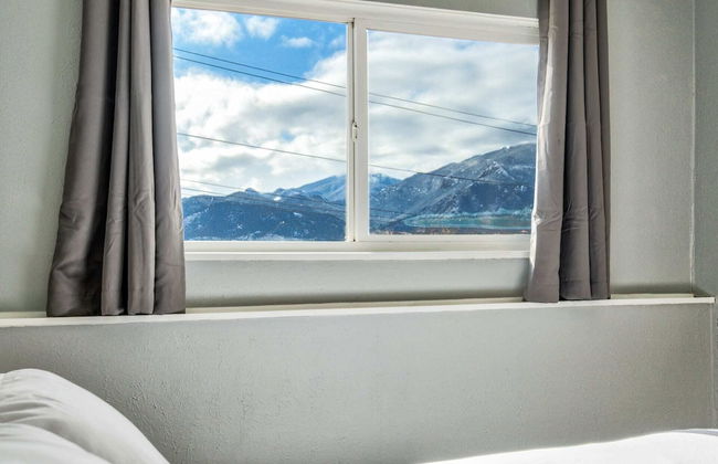 2BR Pikes Peak Views Garden of Gods Dog-friendly! - Photo 5