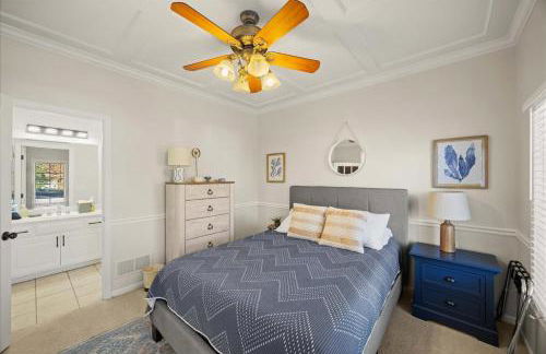 Beautiful relaxing private villa next to a pond smart home and Traeger Grill - Foto 17