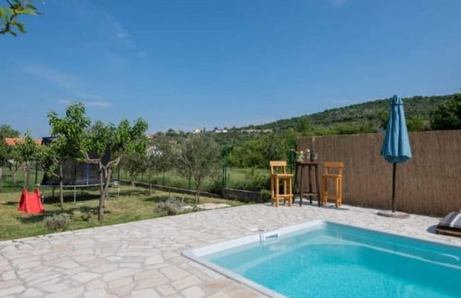 Adorable Holiday Home With Swimming Pool - Foto 14