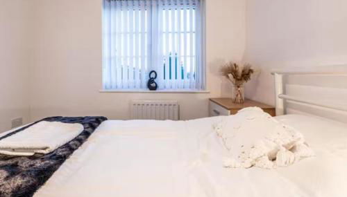 Family-Friendly 4-Bedroom House in Moston with Parking and Garden - Foto 4, towels