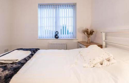 Family-Friendly 4-Bedroom House in Moston with Parking and Garden - Foto 4