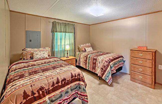 Waterloo Home with Fire Pit - half Mi to Boat Ramp! - Foto 9