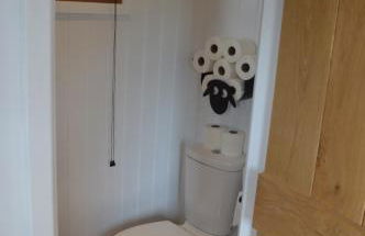 Under the Stars Shepherds Huts at Harbors Lake - Photo 34