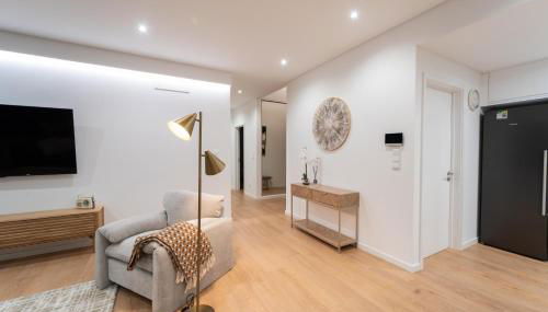 Auréa House - 4BR Azores Villa with Ocean View, BBQ & AC - Photo 3