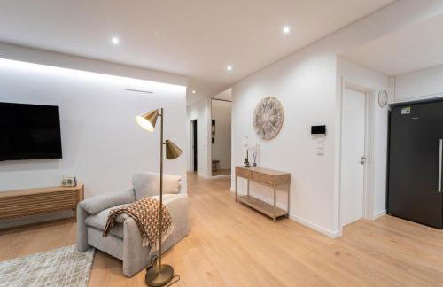 Auréa House - 4BR Azores Villa with Ocean View, BBQ & AC - Photo 3