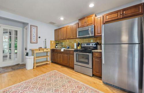 Pool and Patio, 8 minutes from Mall of Georgia! - Foto 15