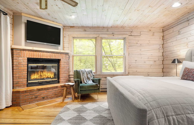 Half Moon by Avantstay 4BR Cabin w/ Large Deck & Yard w/ Patio & Outdoor Dining - Foto 4