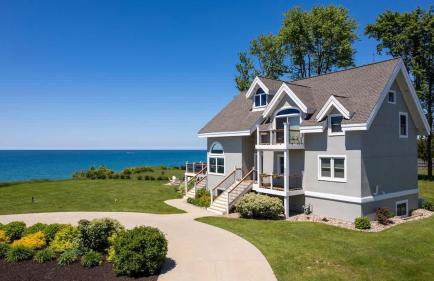 Sunset Haven with Hot Tub Lake Michigan Views Family Friendly - Foto 1
